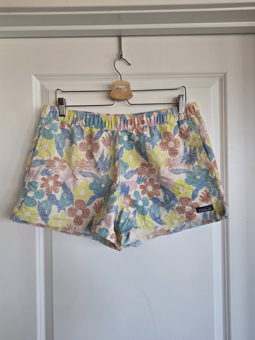 NWT Patagonia Barely Baggies Shorts - Picture 2 of 5